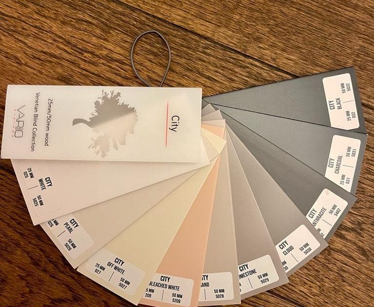 Jaluzelele din lemn cu lamele late de 50 la Timisoara