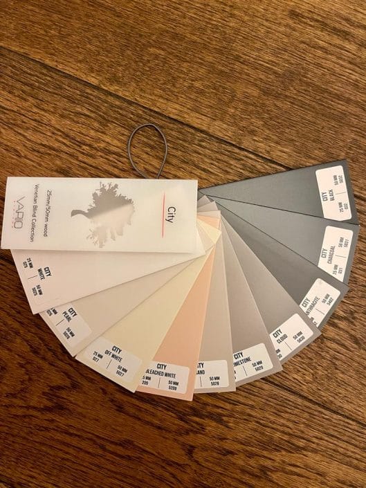 Jaluzelele din lemn cu lamele late de 50 la Timisoara