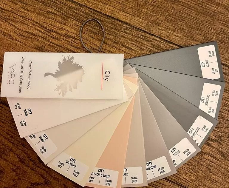 Jaluzelele din lemn cu lamele late de 50 la Timisoara